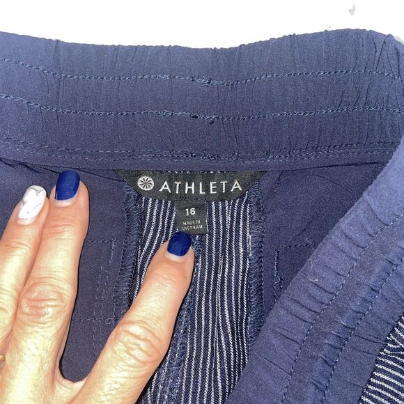 Athleta Striped Beachside Bali Linen Blue Striped Shorts Women's 16, EUC - Picture 5 of 5